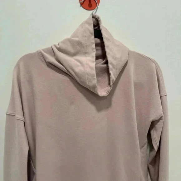 Lululemon Go Forward Blush Pink Pullover‎ Turtleneck Sweatshirt Size 8 - Picture 4 of 10